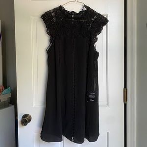 Lulu’s black lace dress